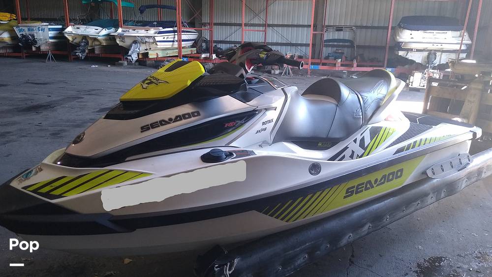 Slide: The Image of Sea-Doo RXT-300 HO 2017 - 11376875
