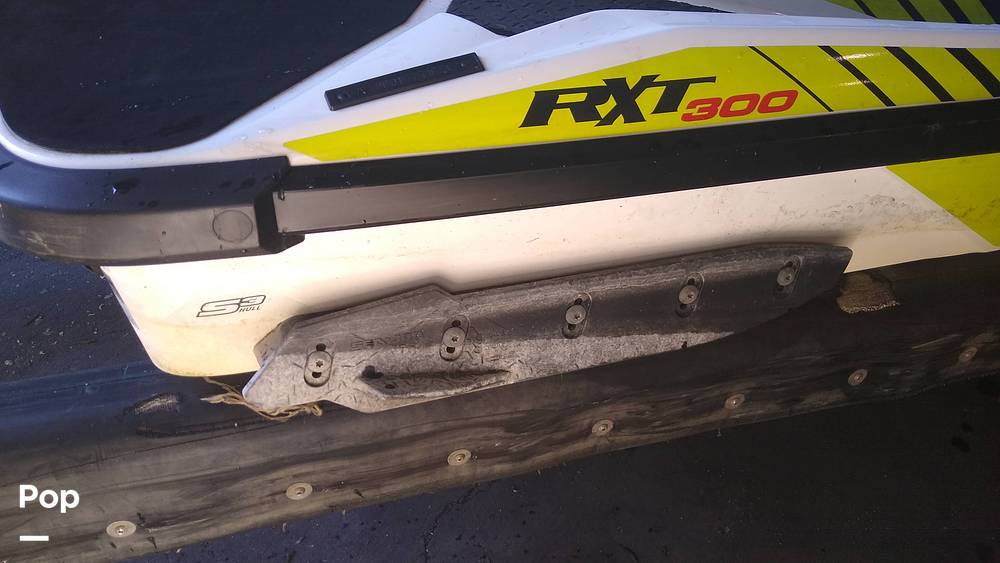 Slide: The Image of Sea-Doo RXT-300 HO 2017 - 11376345