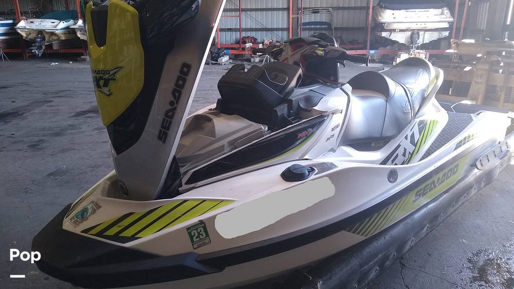 Slide: The Image of Sea-Doo RXT-300 HO 2017 - 11376681