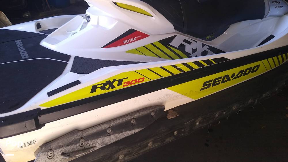 Slide: The Image of Sea-Doo RXT-300 HO 2017 - 11376353