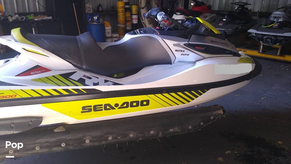 Slide: The Image of Sea-Doo RXT-300 HO 2017 - 11376872