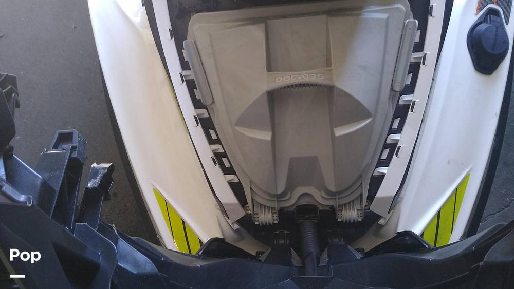 Slide: The Image of Sea-Doo RXT-300 HO 2017 - 11376332