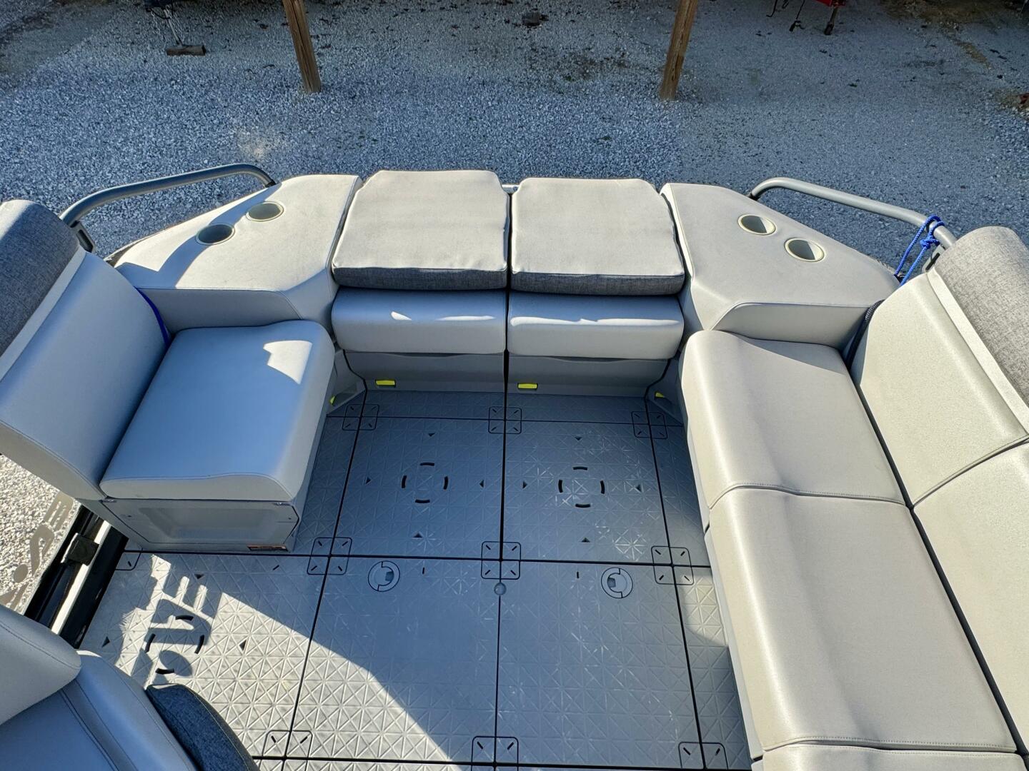 Slide: The Image of Sea-Doo Switch 21 Cruise-Sport 230 2022 - 5176137