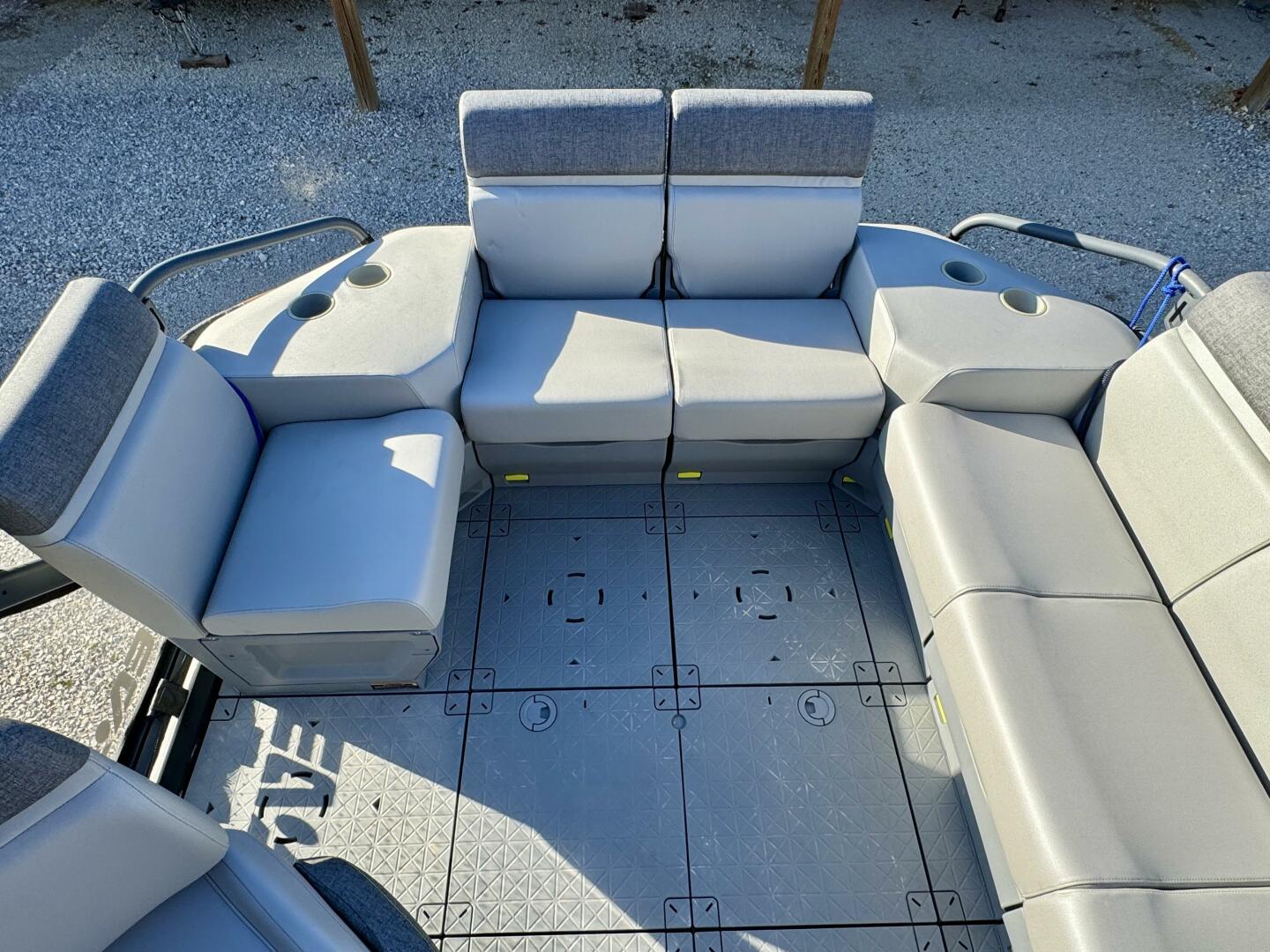 Slide: The Image of Sea-Doo Switch 21 Cruise-Sport 230 2022 - 5176138