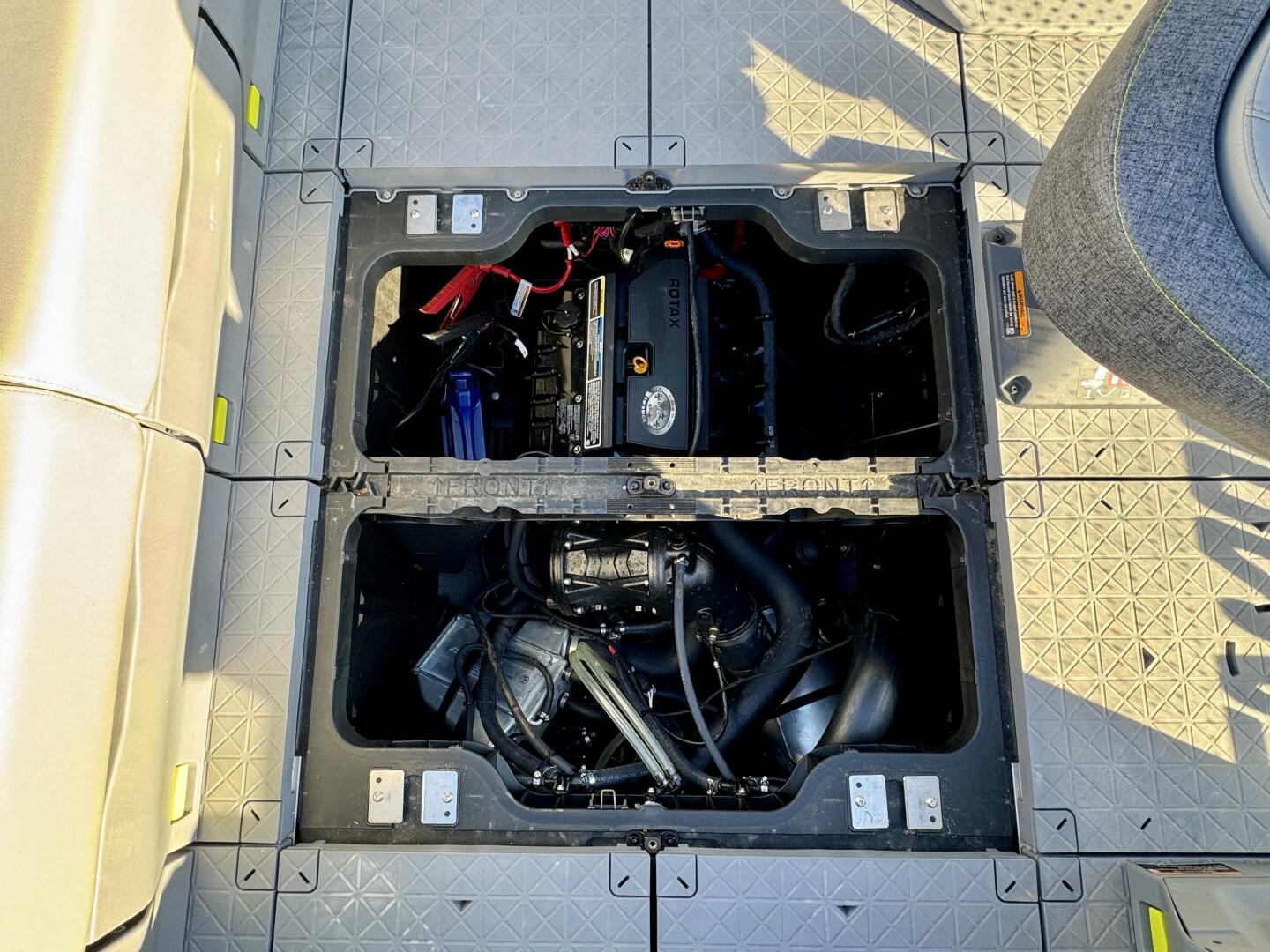 Slide: The Image of Sea-Doo Switch 21 Cruise-Sport 230 2022 - 5176140