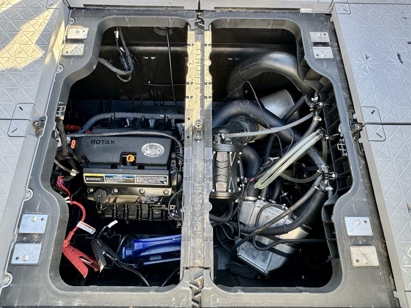 Slide: The Image of Sea-Doo Switch 21 Cruise-Sport 230 2022 - 5176144