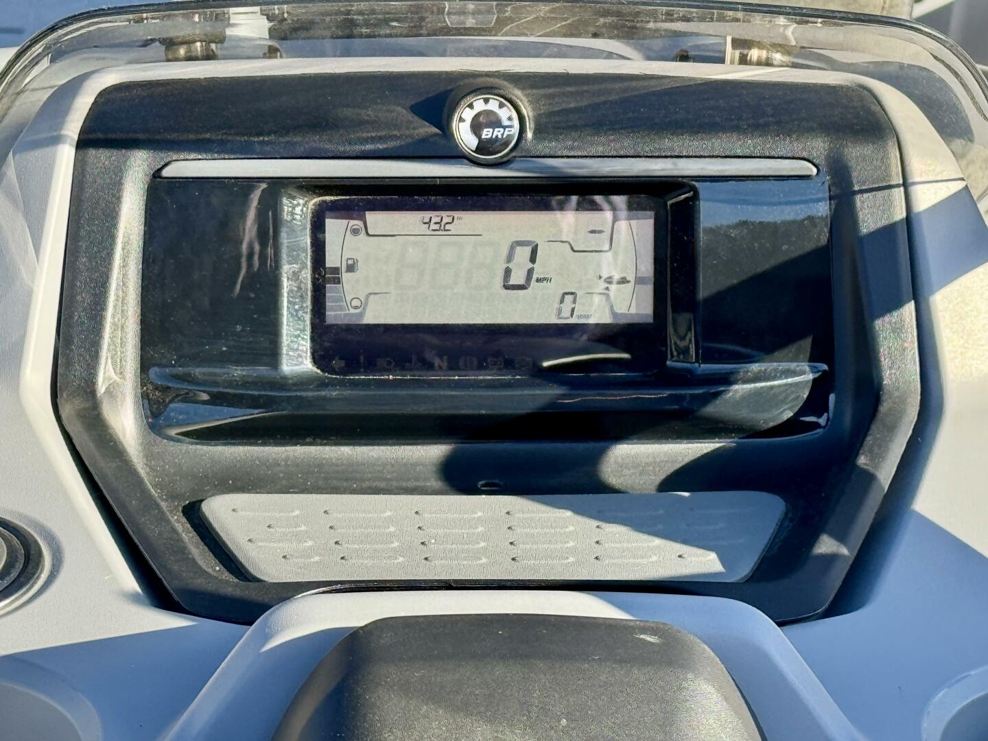 Slide: The Image of Sea-Doo Switch 21 Cruise-Sport 230 2022 - 5176128