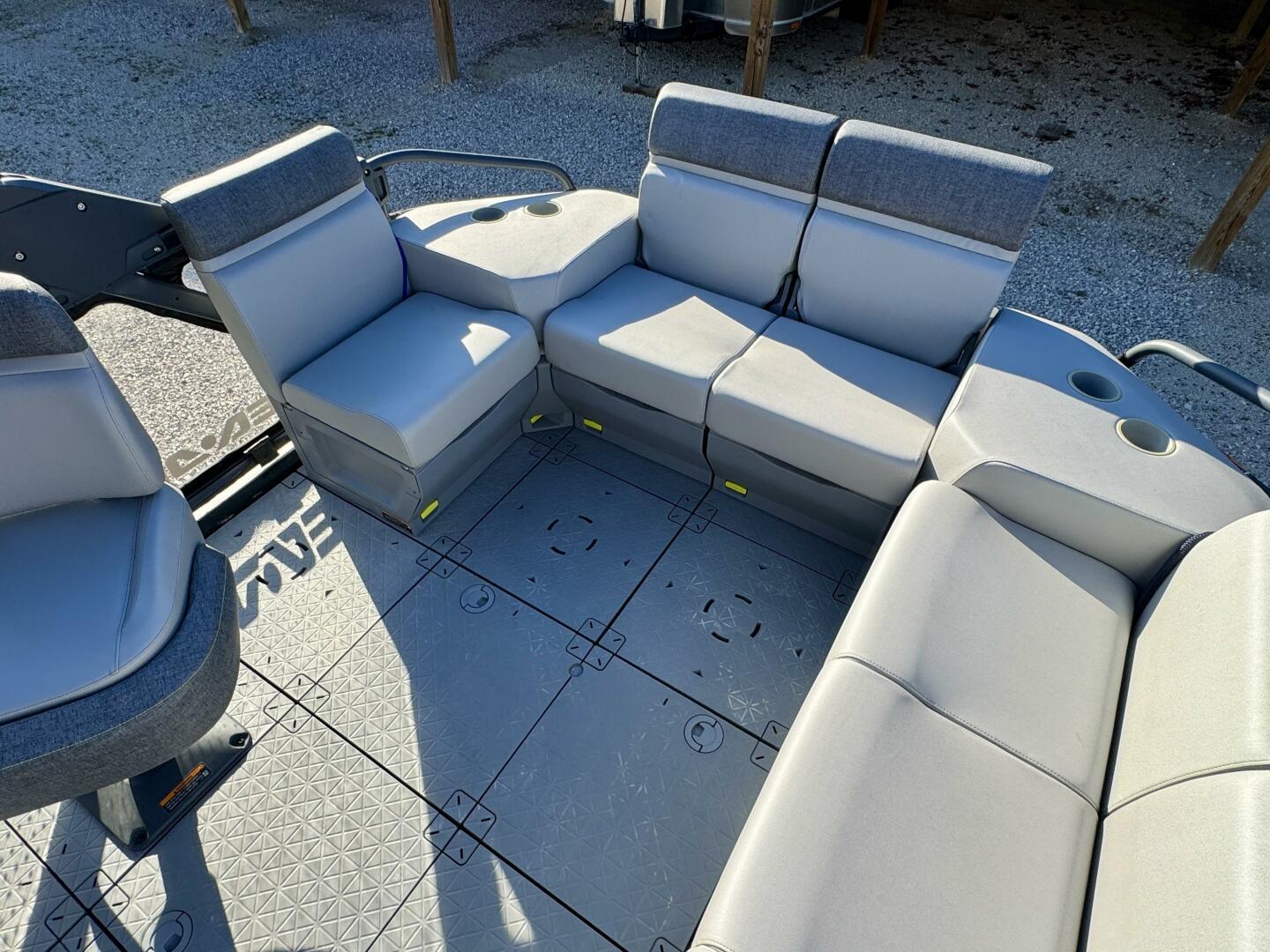 Slide: The Image of Sea-Doo Switch 21 Cruise-Sport 230 2022 - 5176134