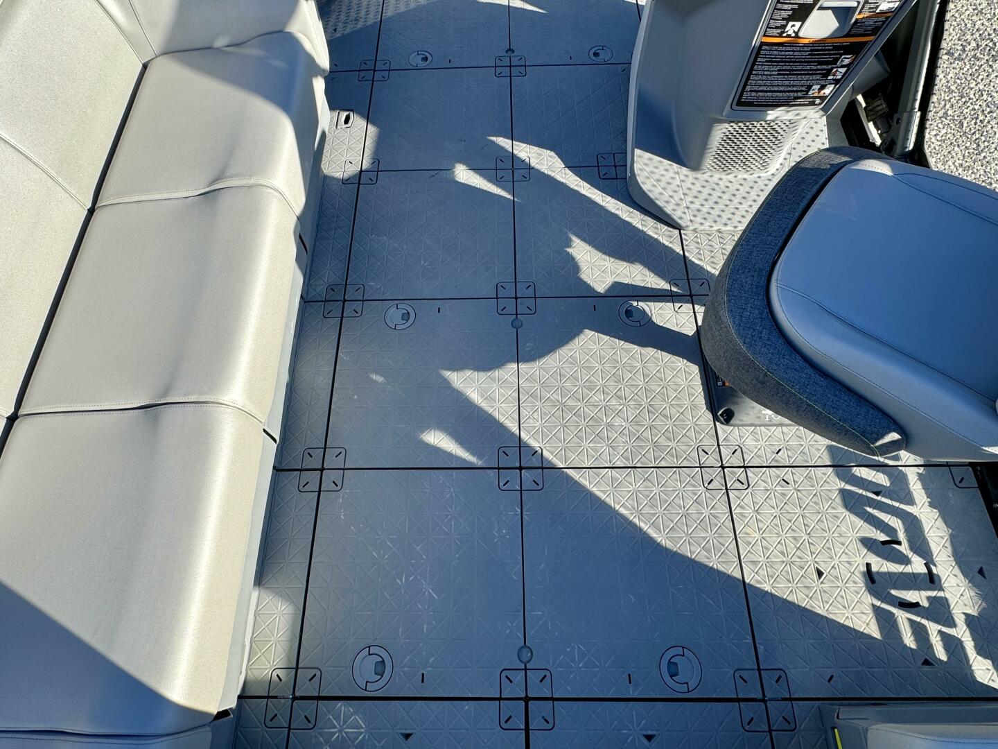 Slide: The Image of Sea-Doo Switch 21 Cruise-Sport 230 2022 - 5176139
