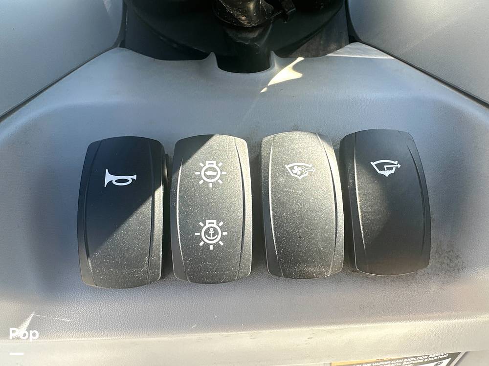 Slide: The Image of Sea-Doo Switch Compact 2022 - 13844648