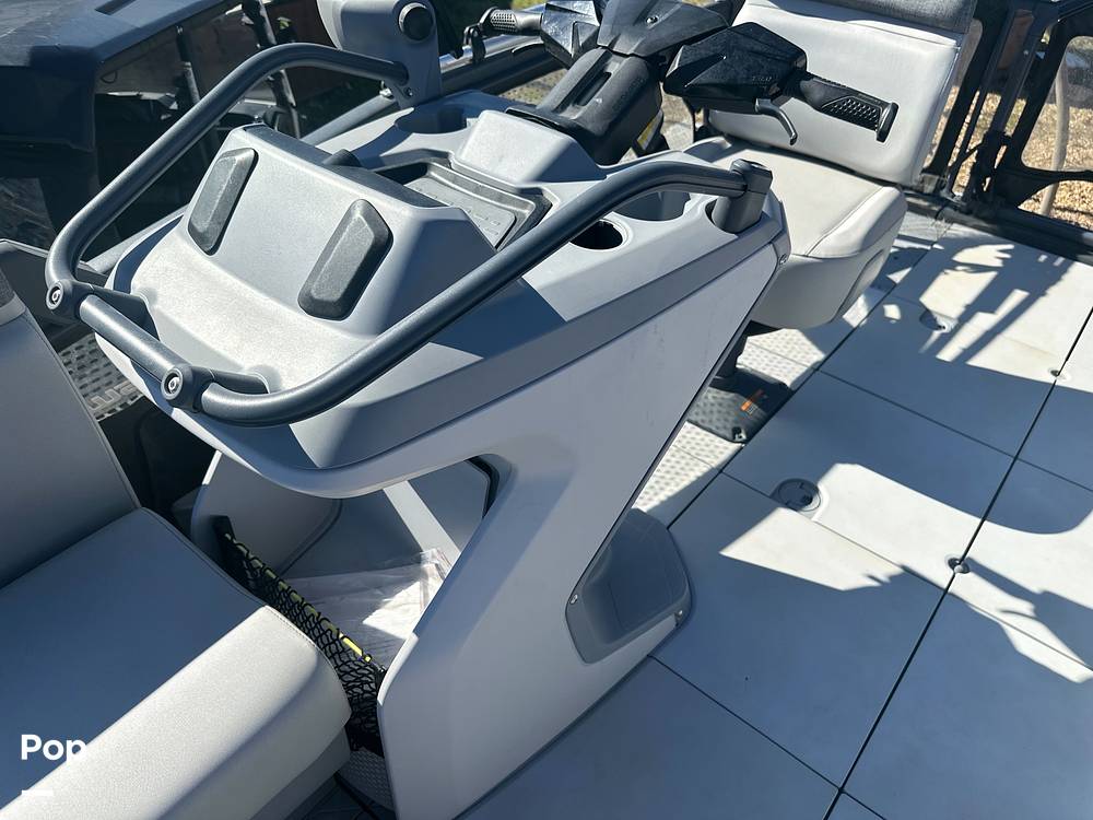 Slide: The Image of Sea-Doo Switch Compact 2022 - 13844651