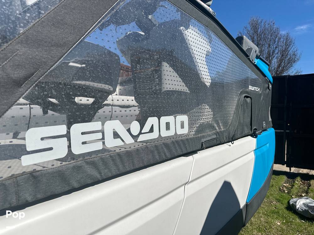 Slide: The Image of Sea-Doo Switch Compact 2022 - 13844630