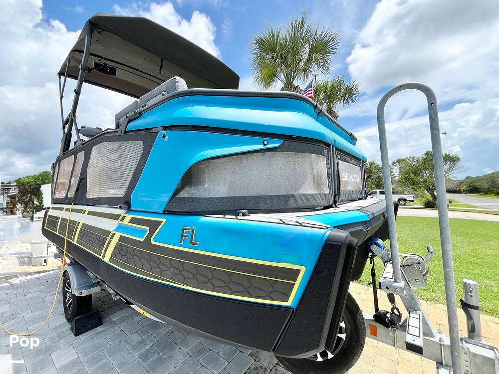 Slide: The Image of Sea-Doo Switch Cruise 18 2023 - 15746084