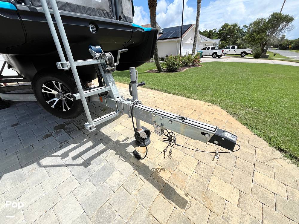 Slide: The Image of Sea-Doo Switch Cruise 18 2023 - 15746088