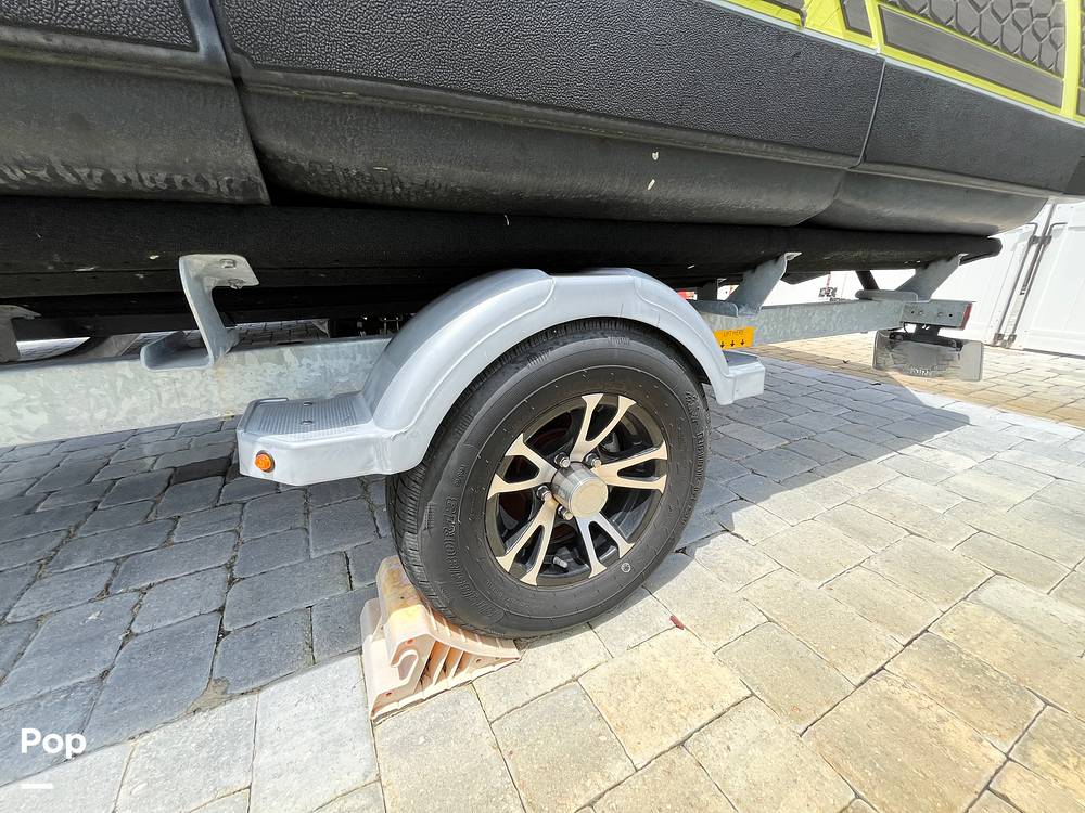 Slide: The Image of Sea-Doo Switch Cruise 18 2023 - 15746091