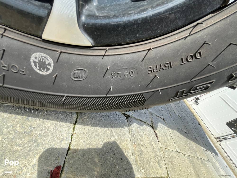 Slide: The Image of Tire Date Code - 15746093