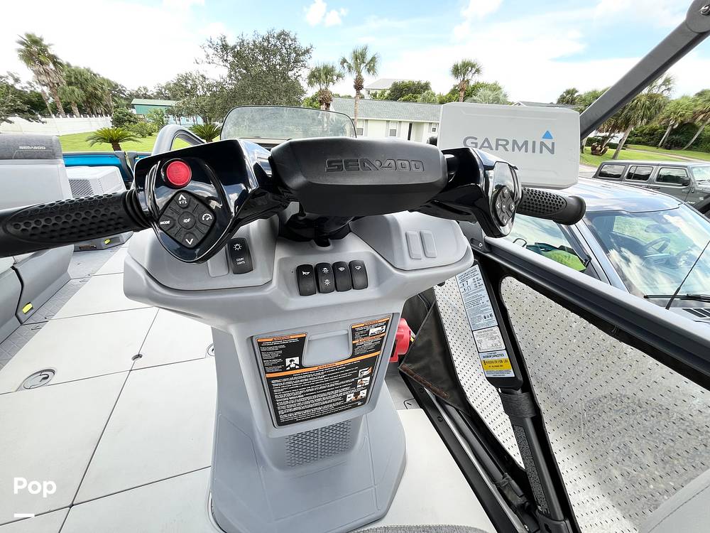 Slide: The Image of Captain's Chair - 15746102