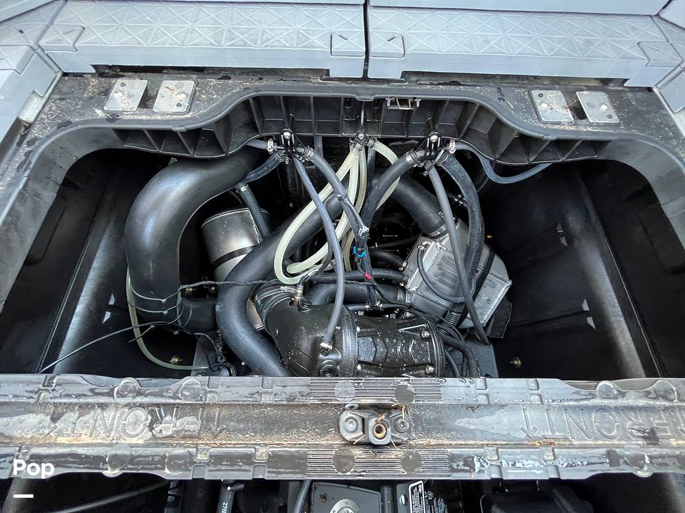 Slide: The Image of Sea-Doo Switch Cruise 18 2023 - 15746116