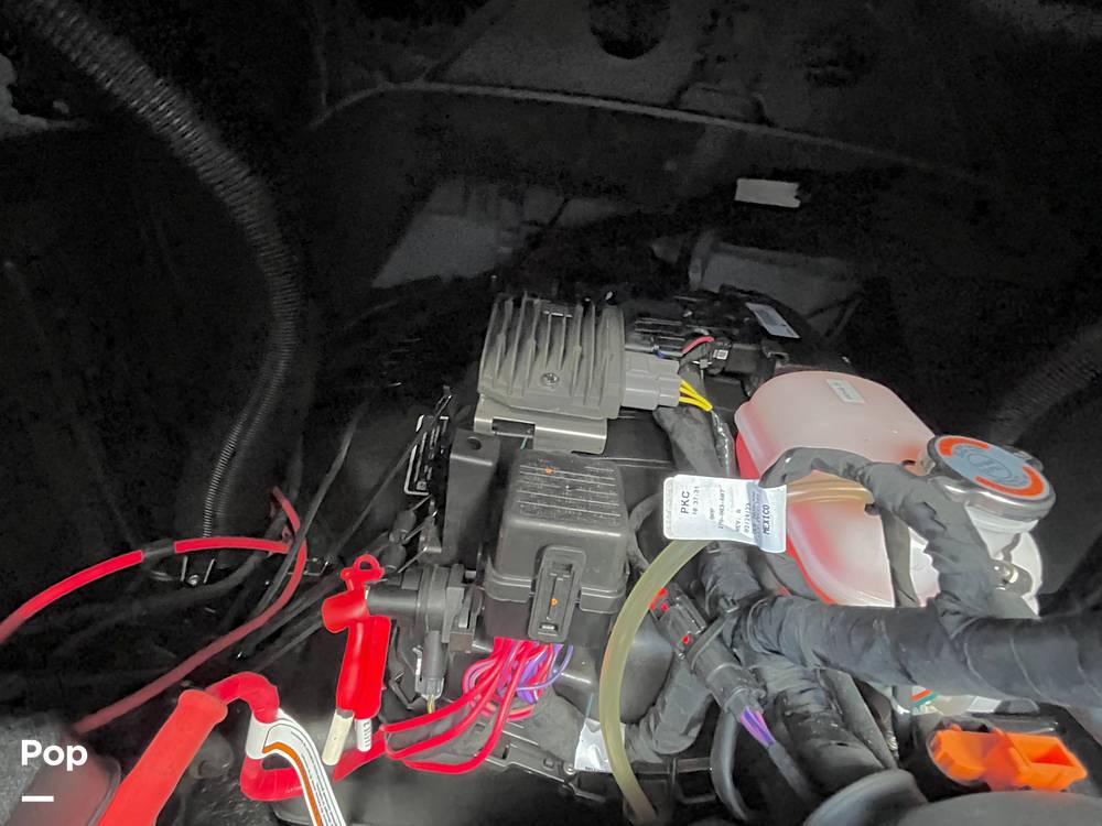 Slide: The Image of Sea-Doo Switch Cruise 18 2023 - 15746121