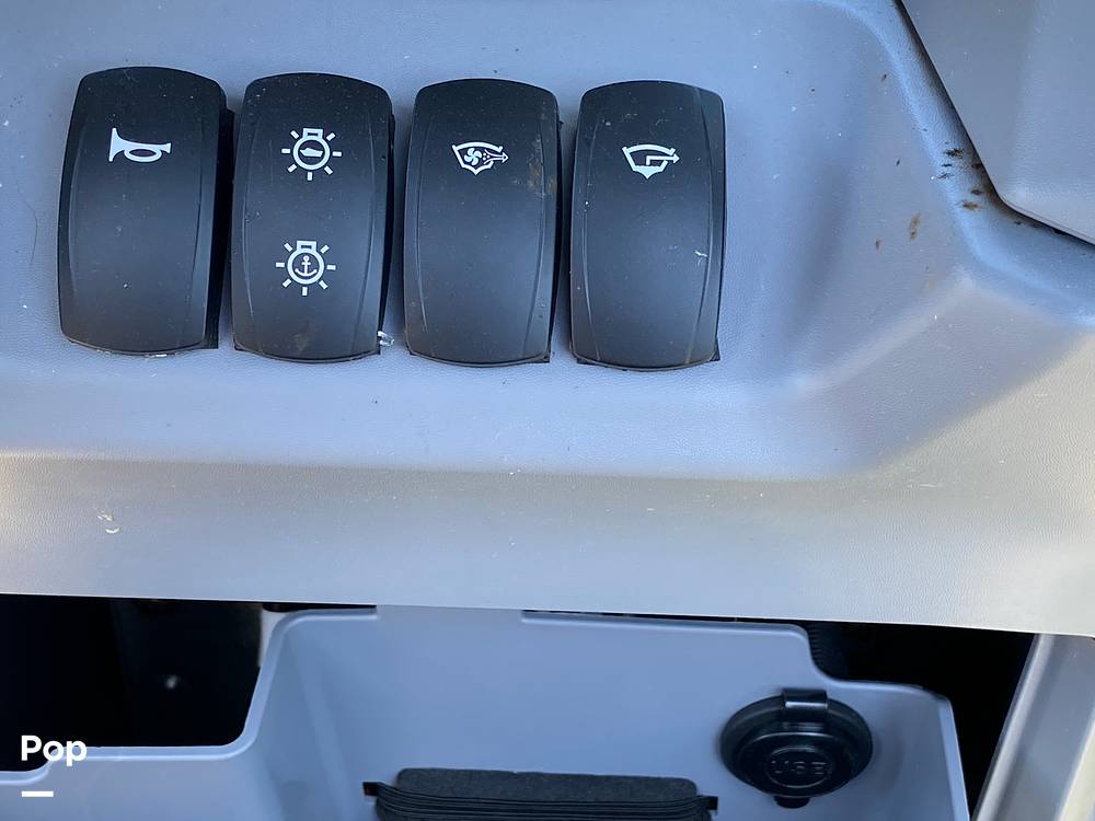 Slide: The Image of Sea-Doo Switch Cruise 18 2023 - 14299972