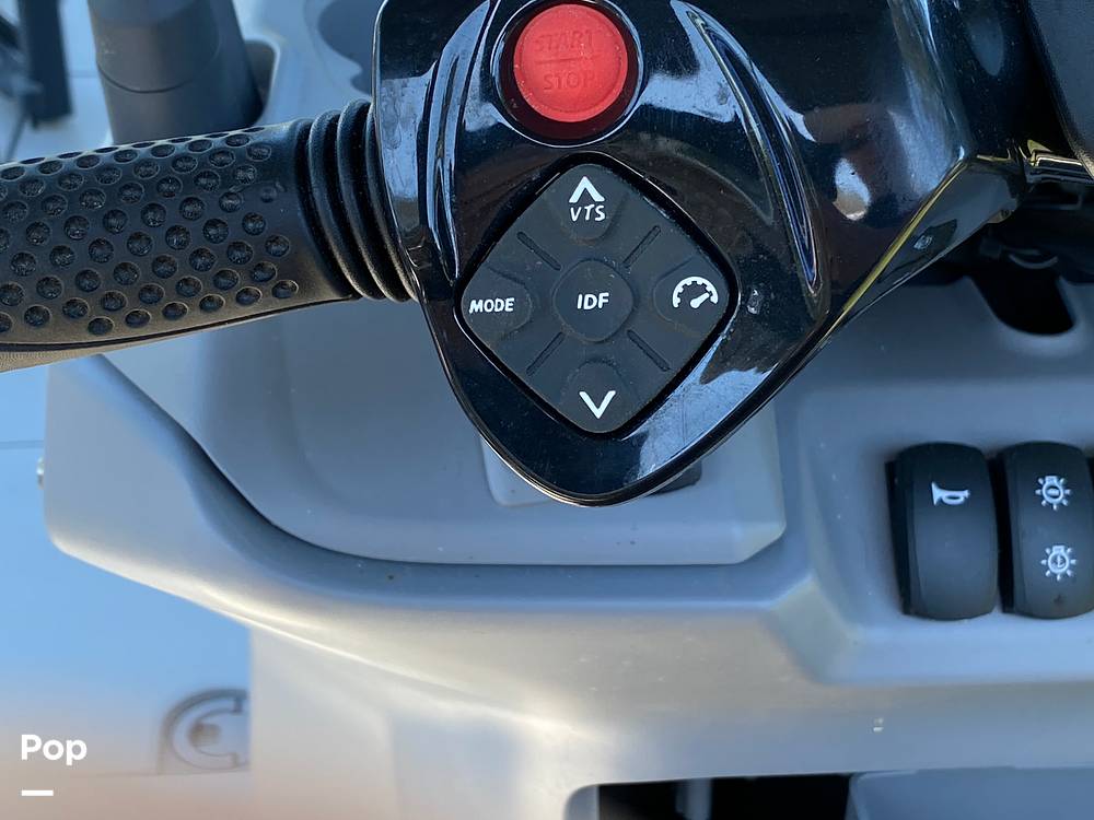 Slide: The Image of Sea-Doo Switch Cruise 18 2023 - 14299973