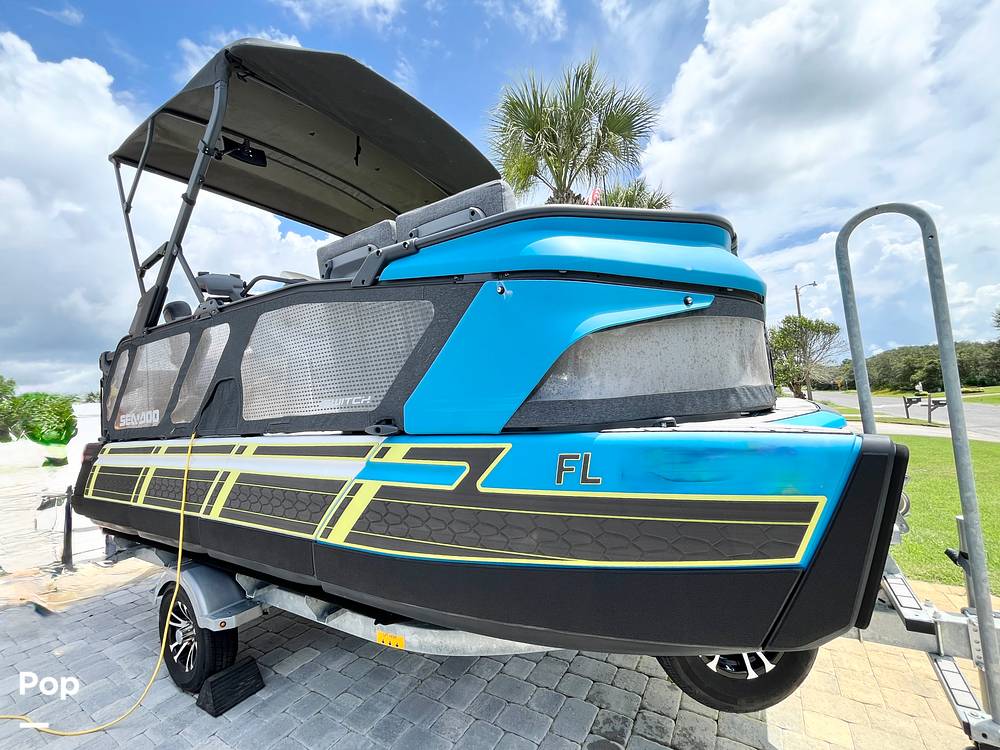 Slide: The Image of Sea-Doo Switch Cruise 18 2023 - 15746083