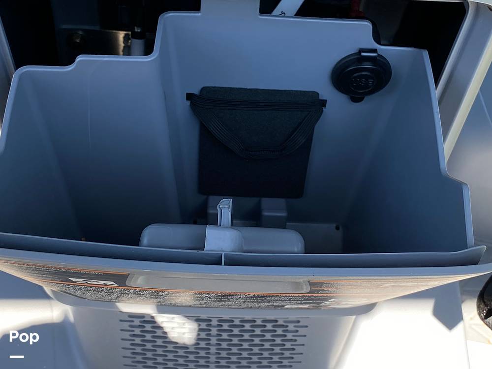 Slide: The Image of Sea-Doo Switch Cruise 18 2023 - 14299975