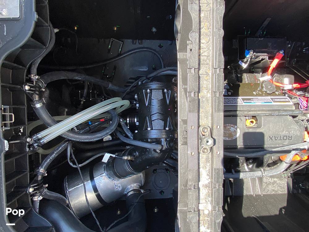 Slide: The Image of Sea-Doo Switch Cruise 18 2023 - 14299981
