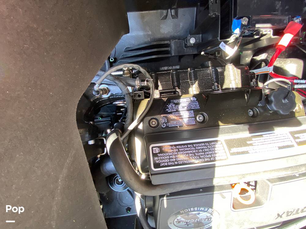 Slide: The Image of Sea-Doo Switch Cruise 18 2023 - 14299984