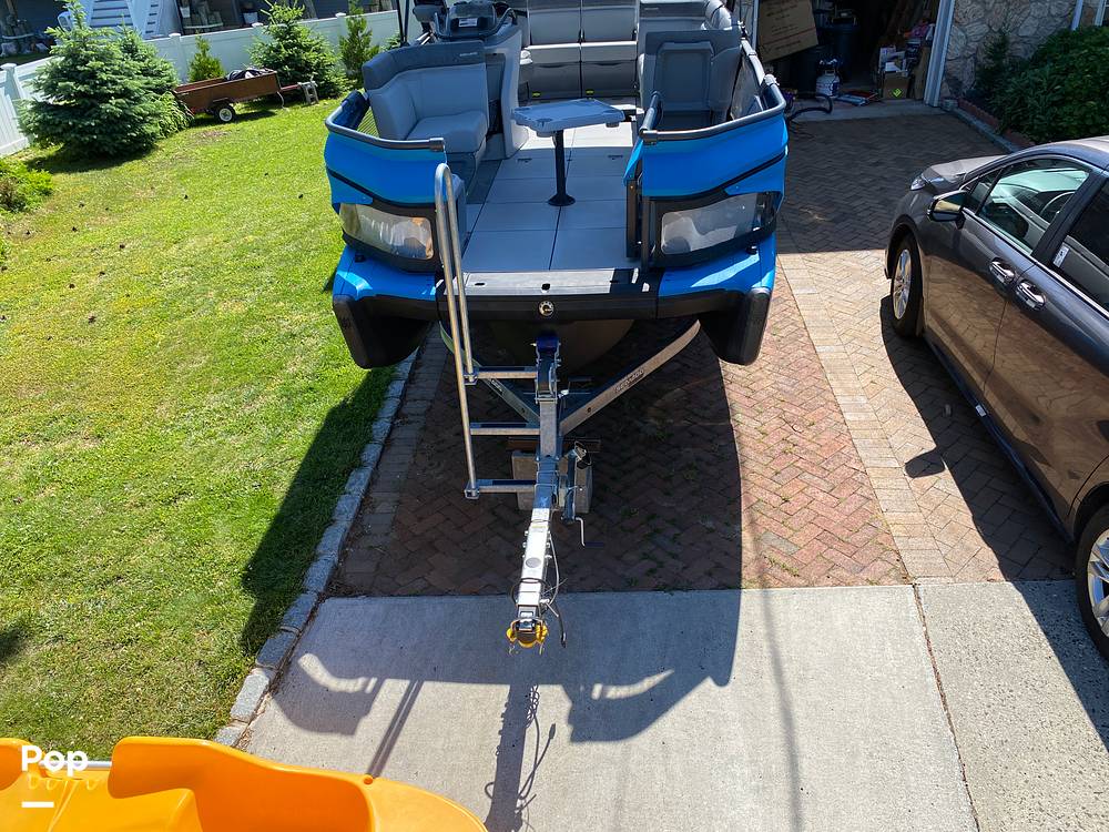 Slide: The Image of Sea-Doo Switch Cruise 18 2023 - 14286952
