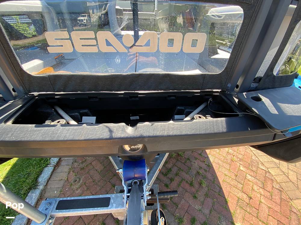 Slide: The Image of Sea-Doo Switch Cruise 18 2023 - 14300003