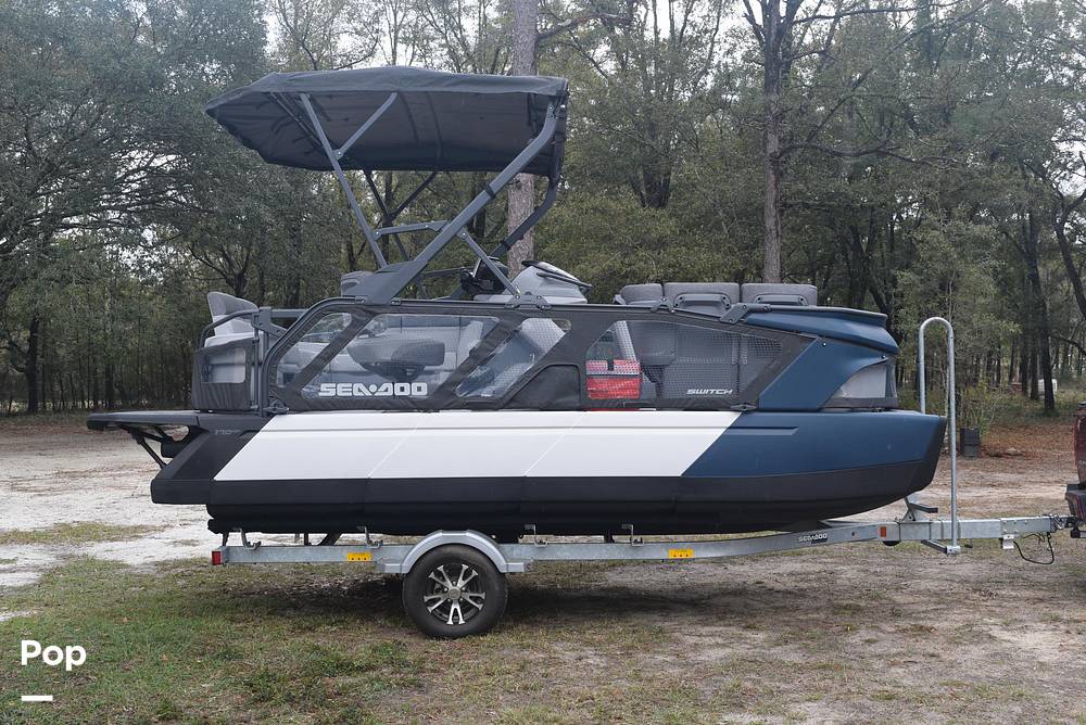 Slide: The Image of Sea-Doo Switch Cruise 18 2024 - 15242601