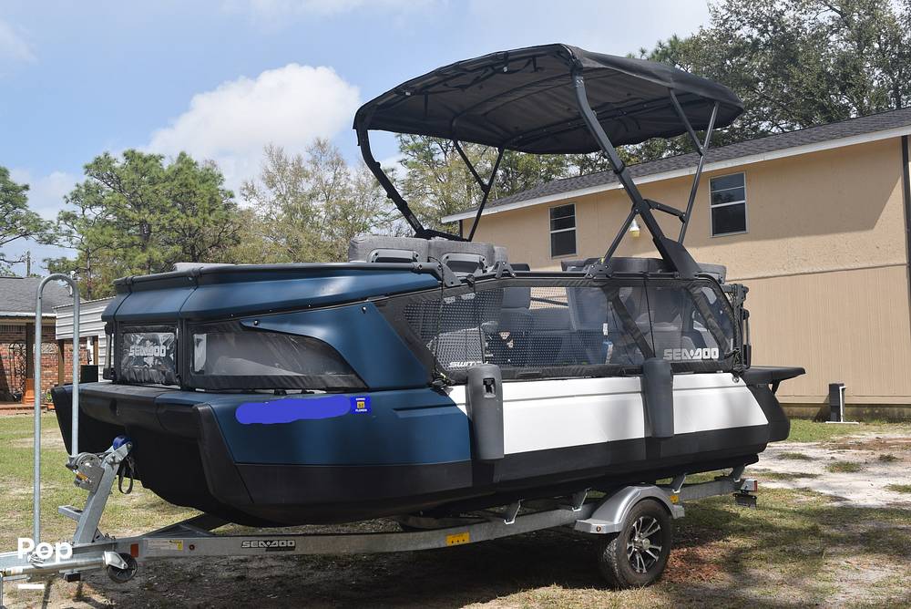 Slide: The Image of Sea-Doo Switch Cruise 18 2024 - 15242609