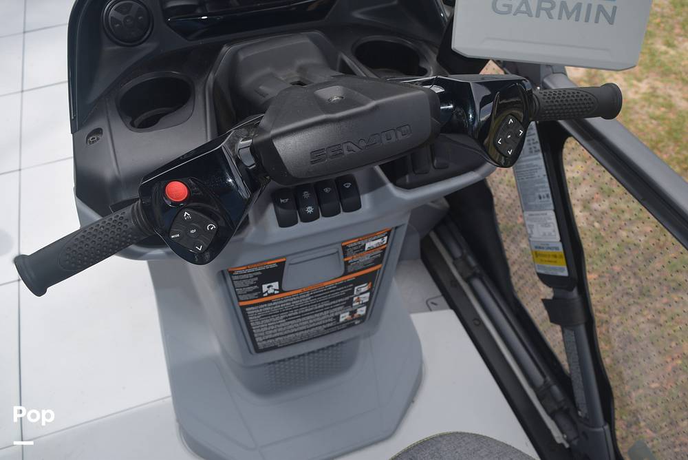 Slide: The Image of Sea-Doo Switch Cruise 18 2024 - 15242576