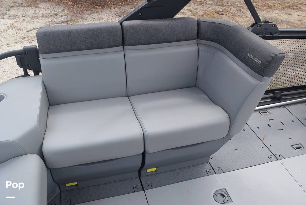 Slide: The Image of Sea-Doo Switch Cruise 18 2024 - 15242589