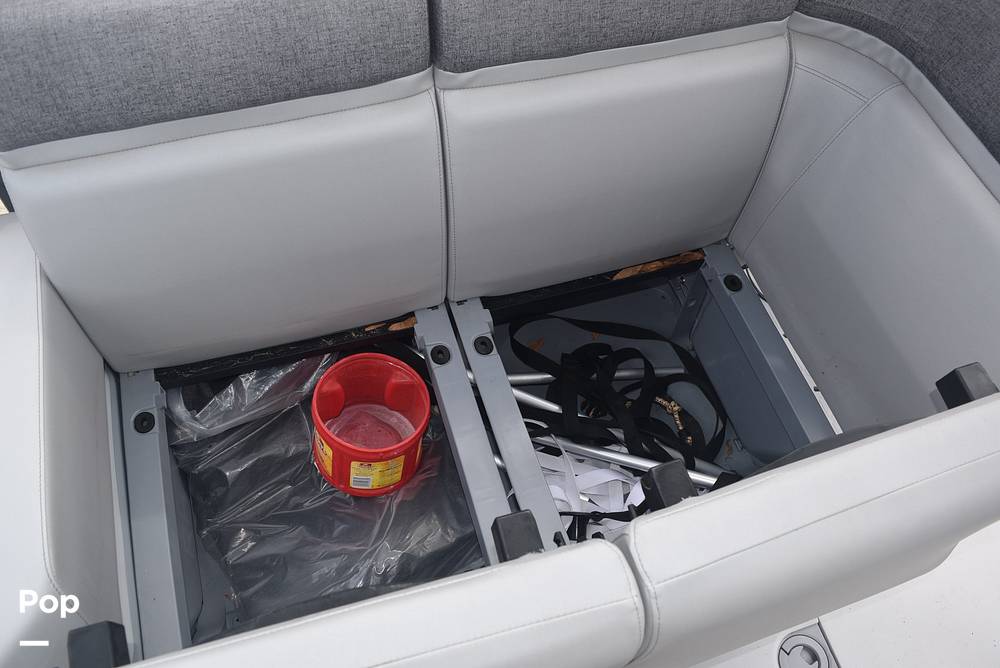 Slide: The Image of Sea-Doo Switch Cruise 18 2024 - 15242590