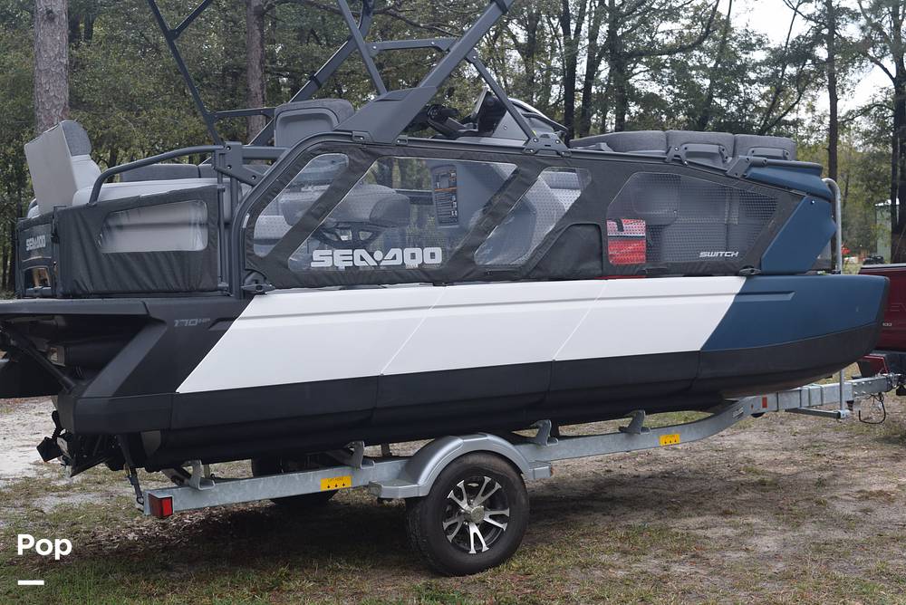 Slide: The Image of Sea-Doo Switch Cruise 18 2024 - 15242604