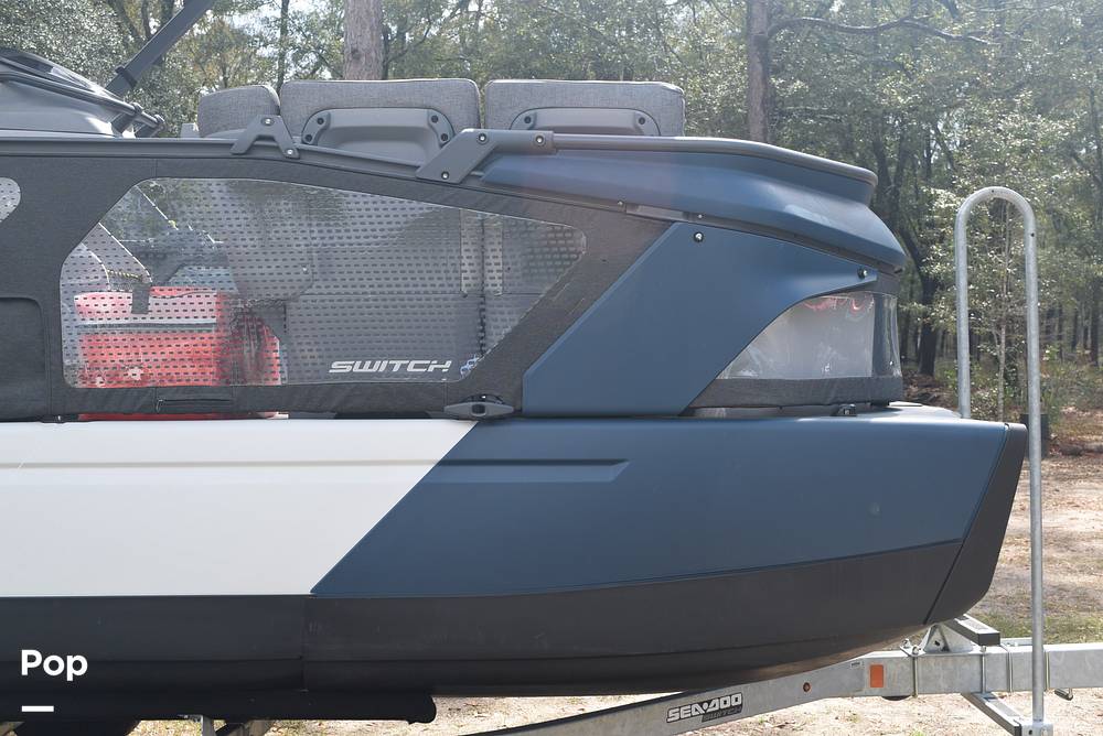Slide: The Image of Sea-Doo Switch Cruise 18 2024 - 15242613