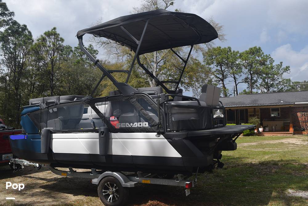 Slide: The Image of Sea-Doo Switch Cruise 18 2024 - 15242607