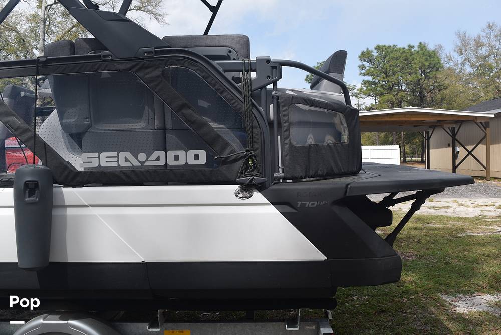 Slide: The Image of Sea-Doo Switch Cruise 18 2024 - 15242627