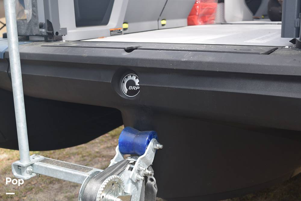 Slide: The Image of Sea-Doo Switch Cruise 18 2024 - 15242631