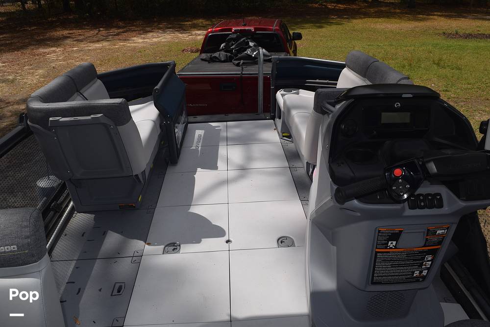 Slide: The Image of Sea-Doo Switch Cruise 18 2024 - 15242660