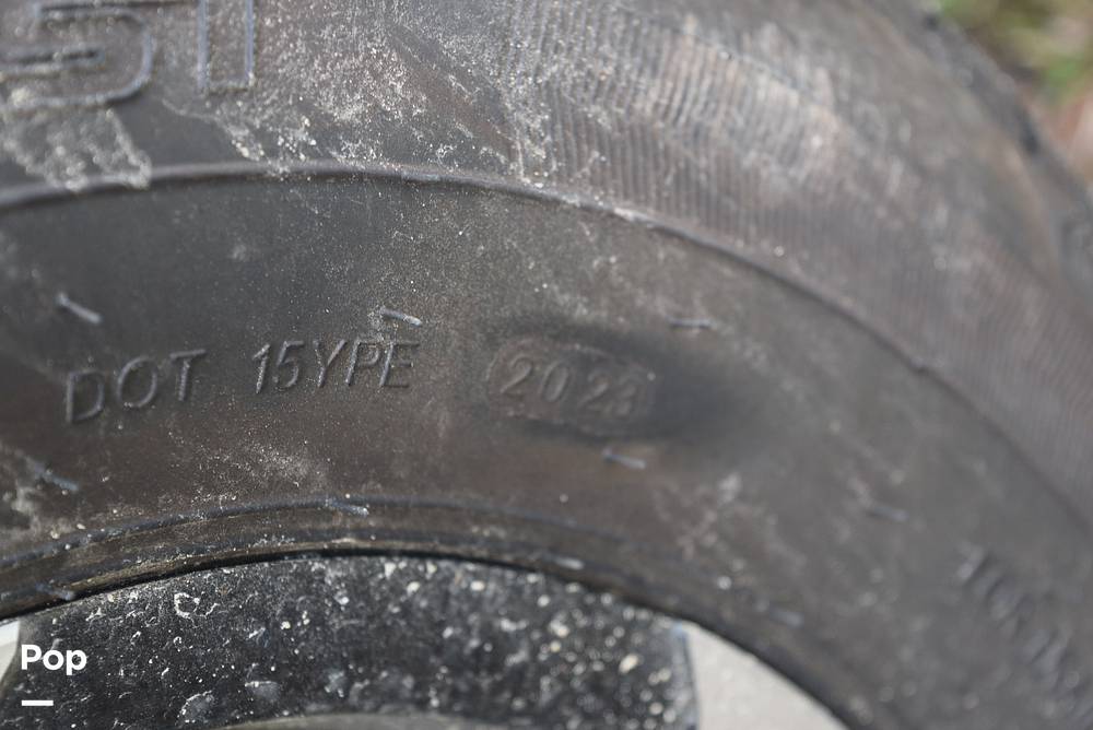 Slide: The Image of Tire Date Code: 2023 - 15242649
