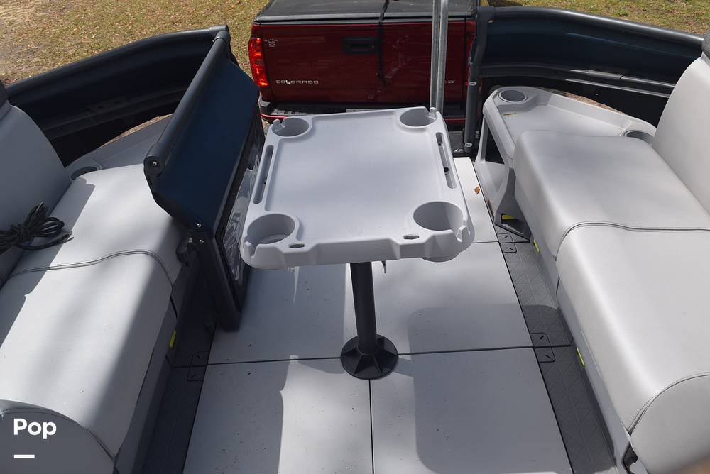 Slide: The Image of Bow Table - 15242634