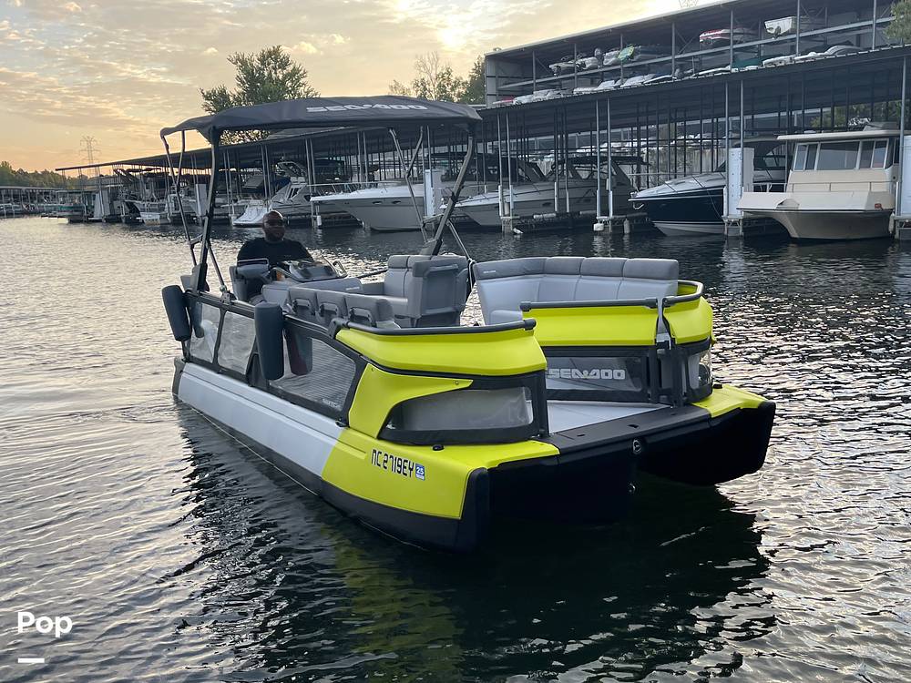 Slide: The Image of Sea-Doo Switch Cruise 21 2022 - 0