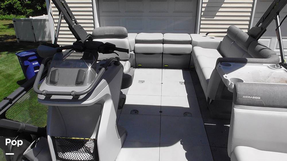 Slide: The Image of Sea-Doo Switch Cruise 21 2023 - 15489239