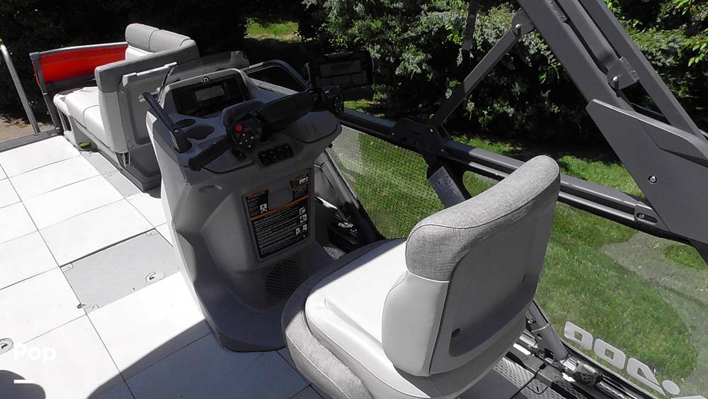 Slide: The Image of Sea-Doo Switch Cruise 21 2023 - 15489245