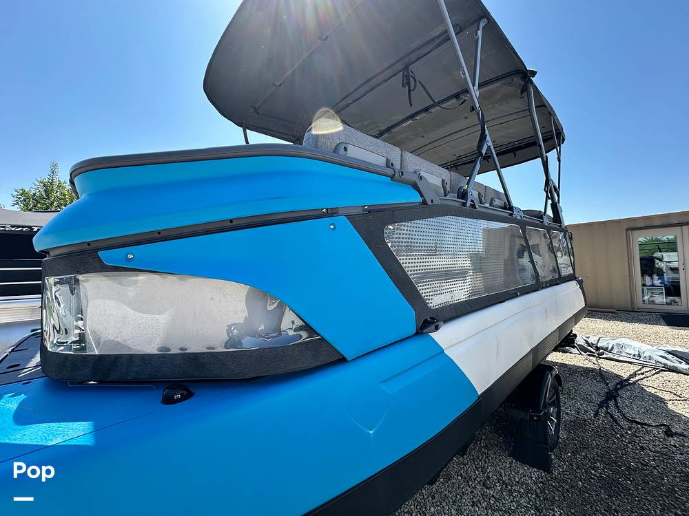 Slide: The Image of Sea-Doo Switch Cruise 21 2023 - 15515040