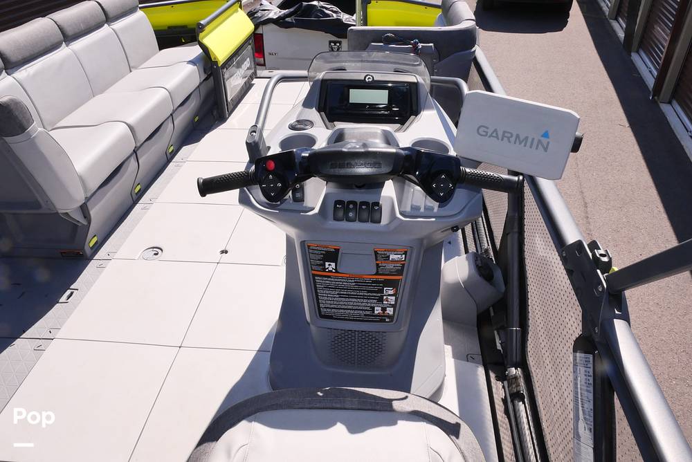 Slide: The Image of Sea-Doo Switch Cruise 21 2023 - 15241260