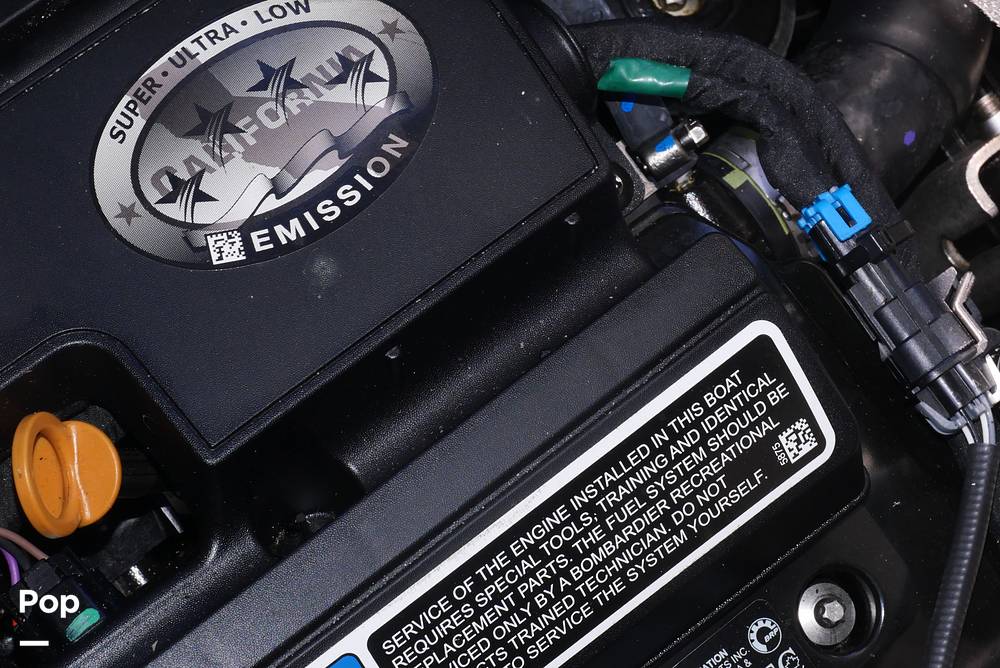 Slide: The Image of Sea-Doo Switch Cruise 21 2023 - 15241275